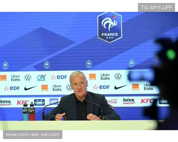 姆巴佩赛后为对方教练献花，绅士风度获赞