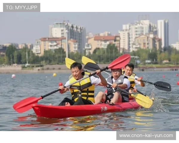 皮划艇混合接力赛节奏飞快